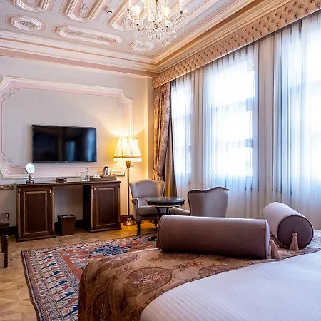 Ortakoey מלון