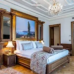 Ortakoey Hotel 3*
